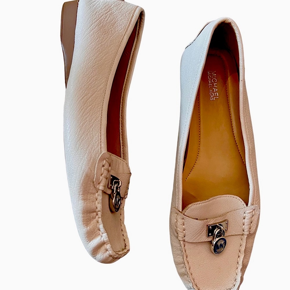 MK  Cream loafers Woman’s 10M
